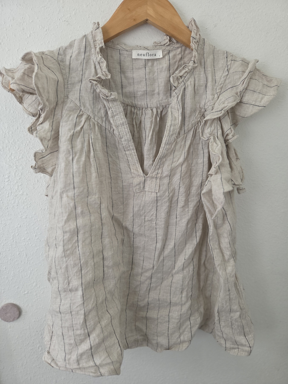 Neuflora Women's Cream Stripe Ruffle Sleeve Linen Top